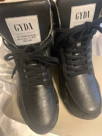 GYDA 블랙 하이컷 부츠