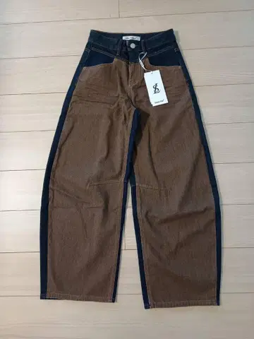 배럴 레그 실루엣 바이컬러 절개 데님 M 사이즈