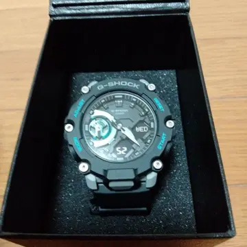 새상품급 G-SHOCK 5674 GA-2200M-1AJF 카본 코어 가드