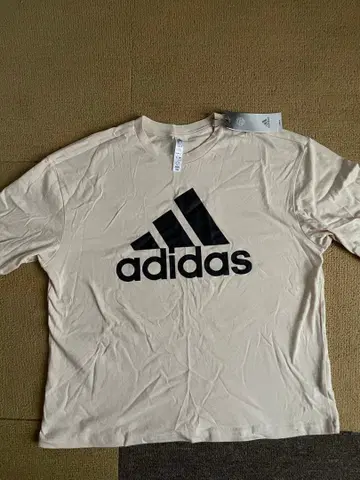 adidas 베이지 T셔츠 M