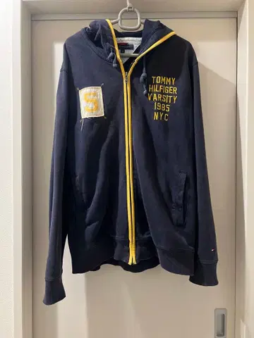 TOMMY HILFIGER VARSITY 1985 NYC XL