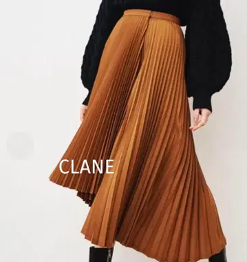 ASSYMETRY 라이트 플리츠 스커트 카멜