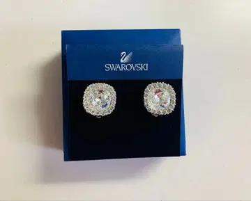 새상품급 초레어 고급스러움 스와로브스키 Swarovski 대형 귀찌