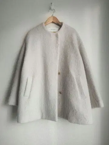 새상품급 핸즈 오브 크리에이션 모헤어 루프컷 샤기 노카라 코트