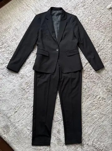 GU 블랙 수트 S 사이즈