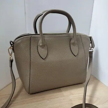 라시엠 베이지 가죽 숄더백 M 사이즈