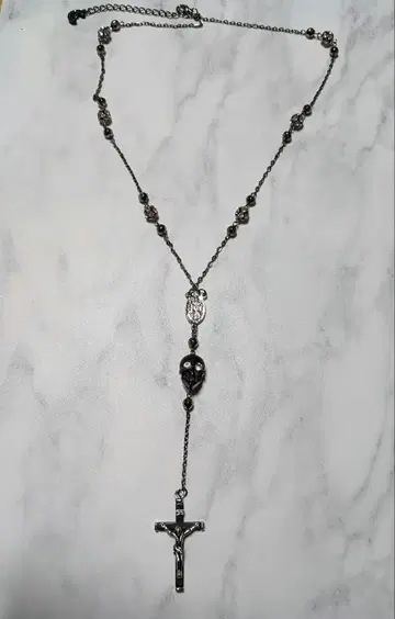 십자가 부착 목걸이 스컬 큐빅 새상품급