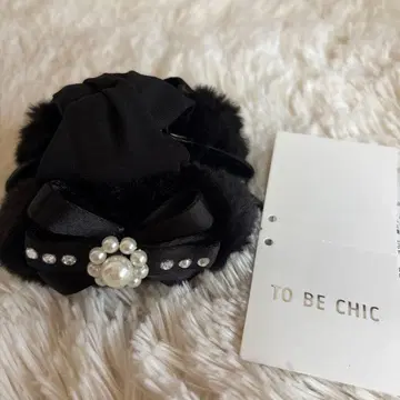 새상품 TO BE CHIC 퍼 리본 헤어 클립 블랙 배송비 포함