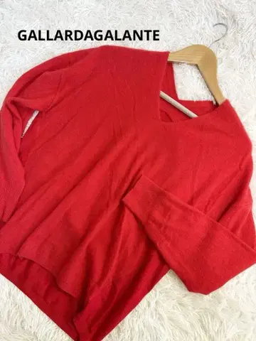 GALLARDAGALANTE 빨간색 절개 니트