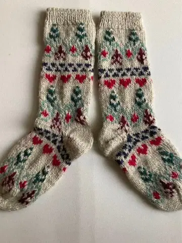 하트와 나무 무늬 니트 삭스