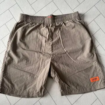 UNIVERSAL OVERALL 베이지 숏팬츠
