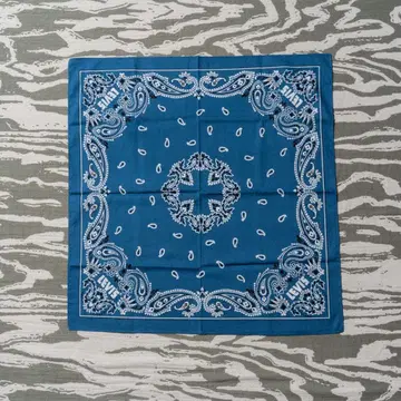 데드스탁 Levi's 리바이스 페이즐리 무늬 아이언 크로스 반다나