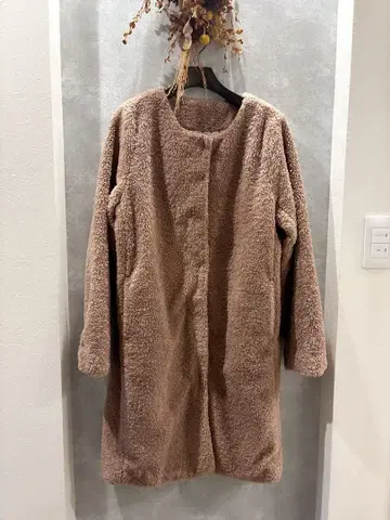 미사용 미스틱 mystic 보아 소재 핑크 베이지 코트 F 미들 기장