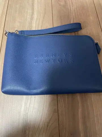BARNEY'S NEW YORK 네이비 클러치백