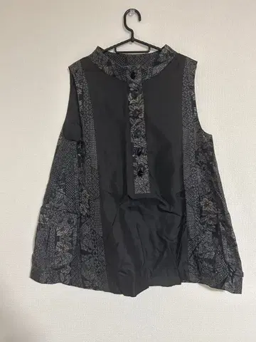 Kiyoko Koga 슬리브리스 셔츠