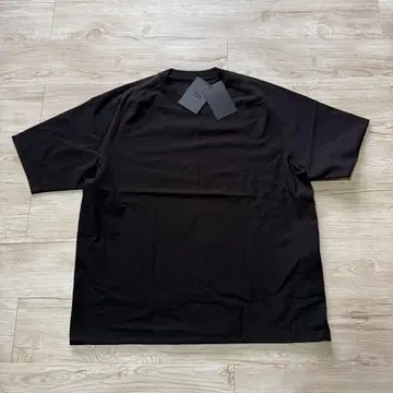 Daiwa 블랙 T셔츠 크루넥