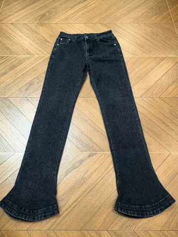 다크 그레이 부츠컷 데님