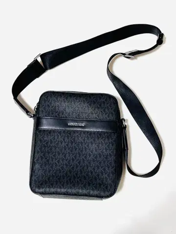 마이클코어스 남성용 숄더백 블랙