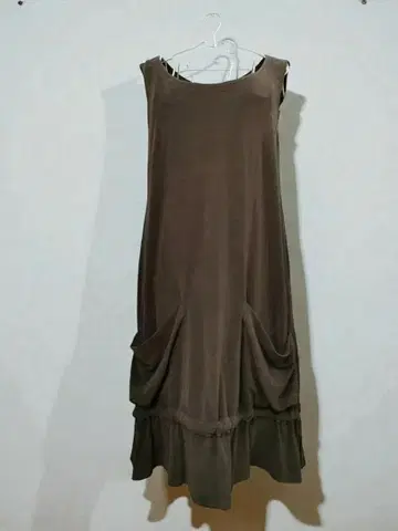 내추럴 바이 폭시 브라운 원피스