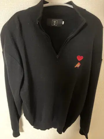 집업 니트 블랙 하트 자수