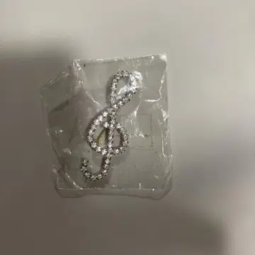 높은음자리표 브로치 크리스탈 장식 음표