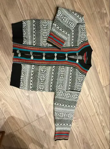 지나시스 로리안 니트 가디건