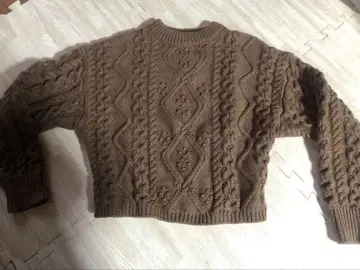 MOUSSY 브라운 케이블 니트 스웨터