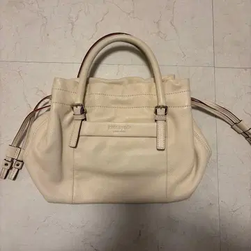 케이트 스페이드 화이트 가죽 핸드백