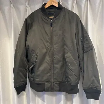 UNIQLO MA-1 자켓