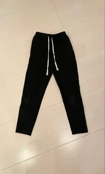 블랙 조거 팬츠 드로우 스트링