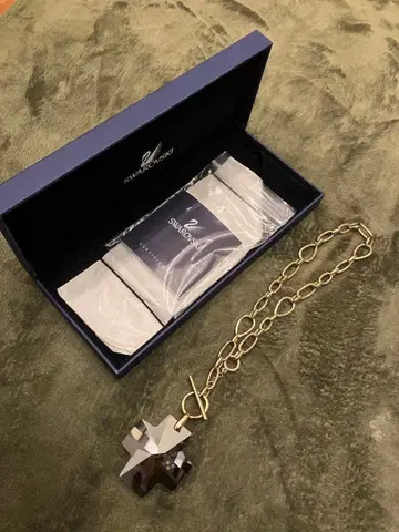 SWAROVSKI 목걸이 골드 크로스 크리스탈 브라운 계열