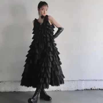 트리트 유어셀프 angel wings long dress black
