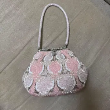 새상품 비즈 자수 핑크 클러치백
