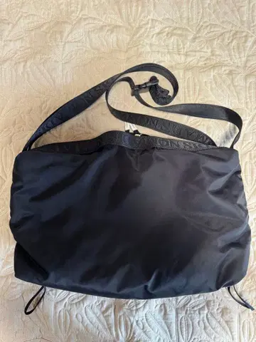 NOMADIS 숄더백 (블랙)