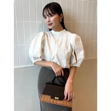 최저가 anuans 블랙 테트라 볼륨 블라우스 아뉴앙스