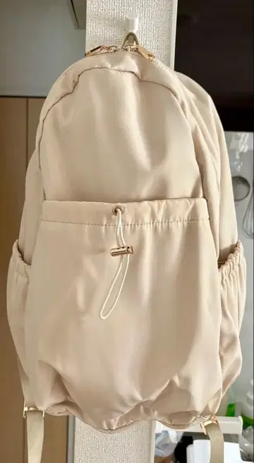 베이지 심플 백팩