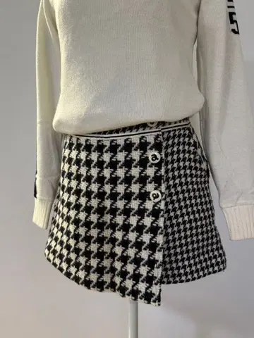 아르치비오 하운드투스 패턴 숏팬츠