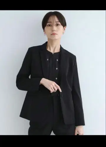 블랙 테일러드 자켓 새상품급 사이즈