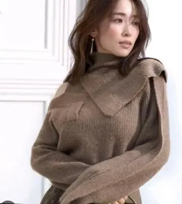 SNIDEL 버튼 오프숄더 스웨터