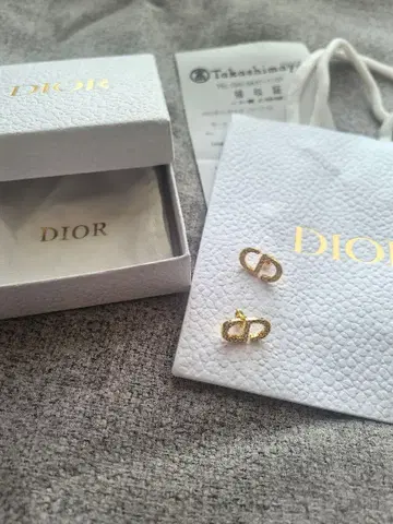 PETIT CD 스터드 귀걸이 골드