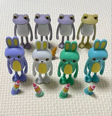 모든 것이 끝난 토끼 & 개구리 마스코트 피규어