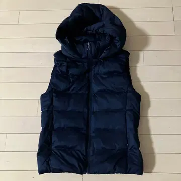 12.10 유니클로 다운 베스트 네이비 M