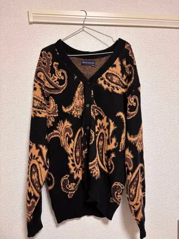 Many men, many winds. 페이즐리 가디건