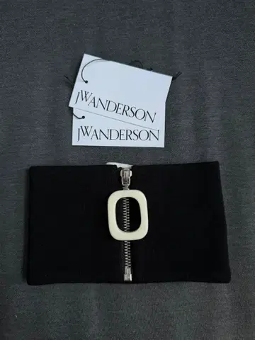 JW ANDERSON 블랙 넥워머