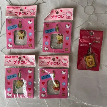 [ 미개봉 ] 헬로키티 헤이세이 레트로 참 5종