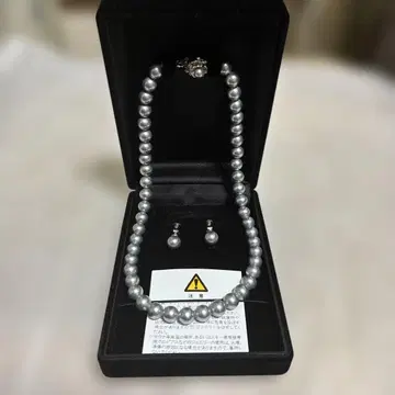 [ 미사용품 ] 모노느와르 펄 8mm 목걸이 귀찌 세트 케이스 박스 포함