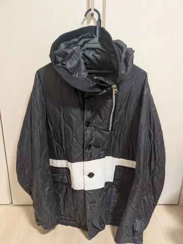 zucca 블랙 화이트 점퍼 S 사이즈