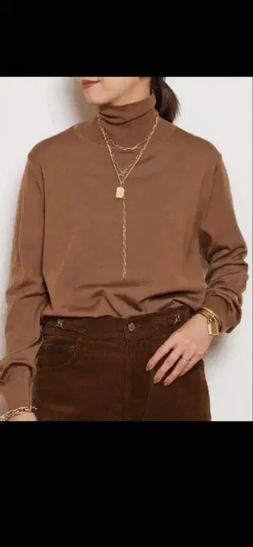 미사용 새상품 두지엠 클라세 FF30 터틀넥 풀오버