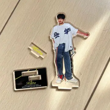 EVNNE 케이타 아크릴 스탠드