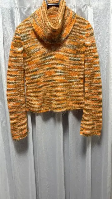 천연 모헤어 핸드메이드 니트 스웨터